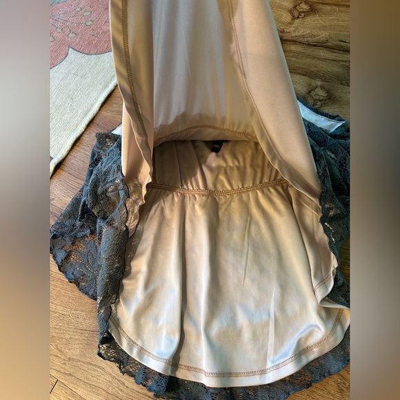 Like New, Women’s Express Lace Strappy Cami. Size small - Picture 10 of 10